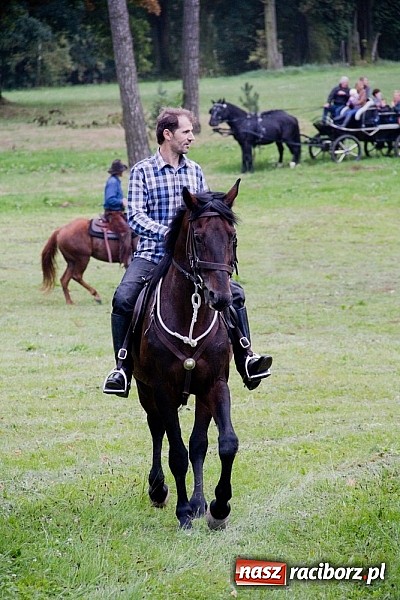 Zdjęcie w galerii na portalu naszraciborz.pl: Hubertus 2013 - w Krowiarkach gonili lisa wiadomości z regionu