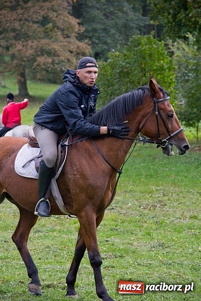 Zdjęcie w galerii na portalu naszraciborz.pl: Hubertus 2013 - w Krowiarkach gonili lisa wiadomości z regionu