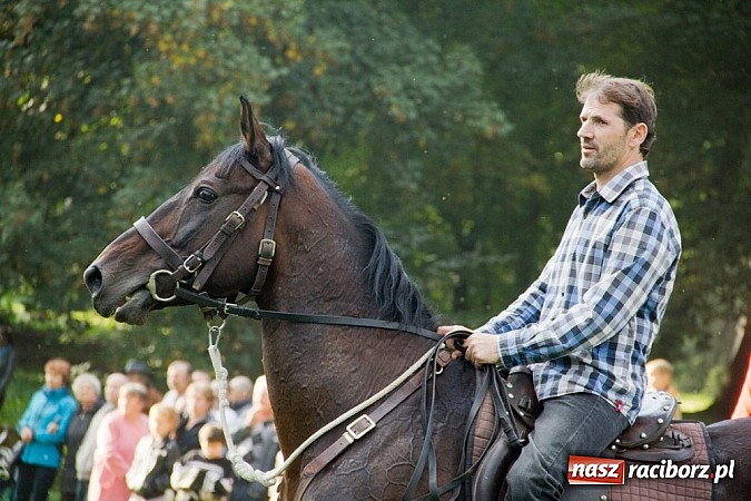 Zdjęcie w galerii na portalu naszraciborz.pl: Hubertus 2013 - w Krowiarkach gonili lisa wiadomości z regionu