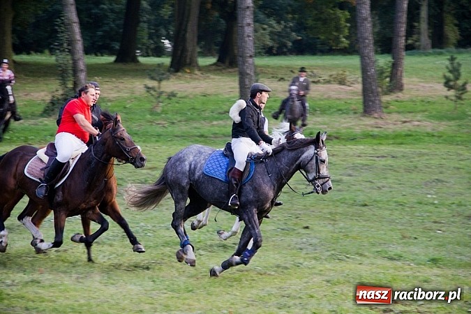 Zdjęcie w galerii na portalu naszraciborz.pl: Hubertus 2013 - w Krowiarkach gonili lisa wiadomości z regionu