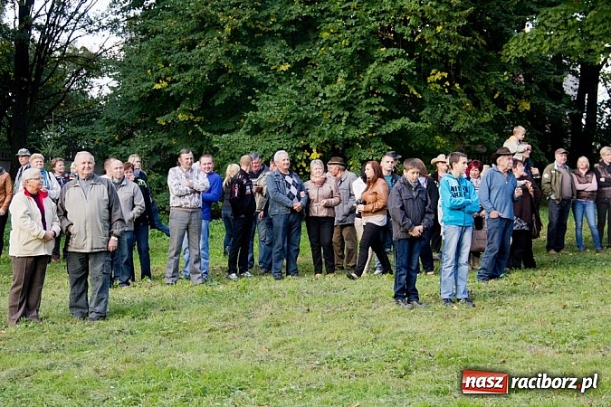 Zdjęcie w galerii na portalu naszraciborz.pl: Hubertus 2013 - w Krowiarkach gonili lisa wiadomości z regionu