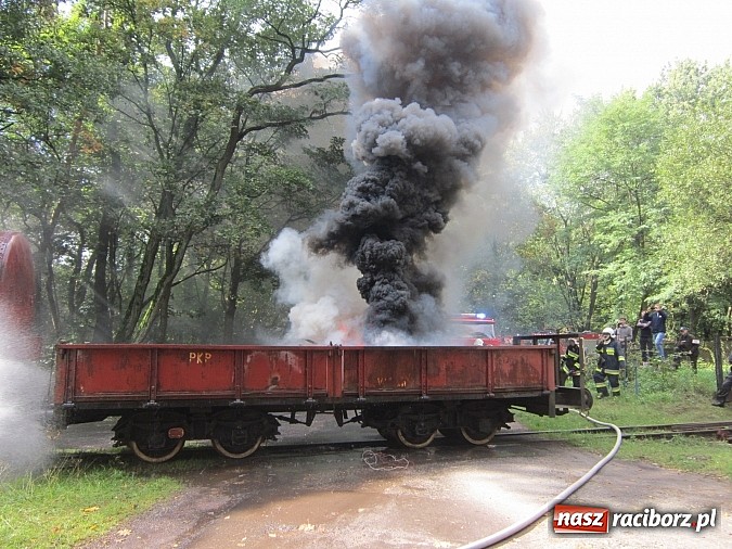 Zdjęcie w galerii na portalu naszraciborz.pl: Gminne ćwiczenia strażackie OSP w Rudach. Turyści mieli co oglądać wiadomości z regionu