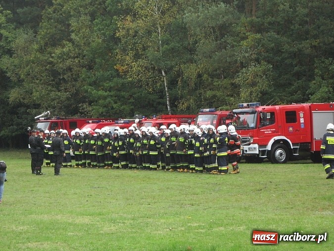 Zdjęcie w galerii na portalu naszraciborz.pl: Gminne ćwiczenia strażackie OSP w Rudach. Turyści mieli co oglądać wiadomości z regionu