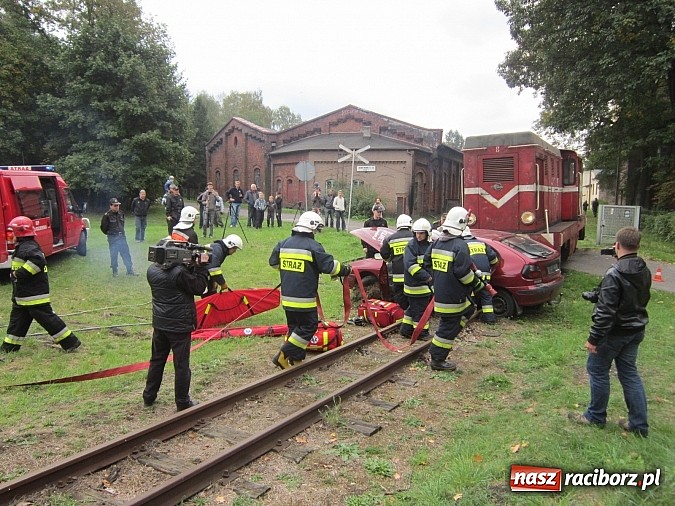 Zdjęcie w galerii na portalu naszraciborz.pl: Gminne ćwiczenia strażackie OSP w Rudach. Turyści mieli co oglądać wiadomości z regionu