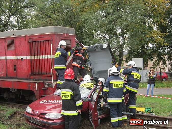 Zdjęcie w galerii na portalu naszraciborz.pl: Gminne ćwiczenia strażackie OSP w Rudach. Turyści mieli co oglądać wiadomości z regionu