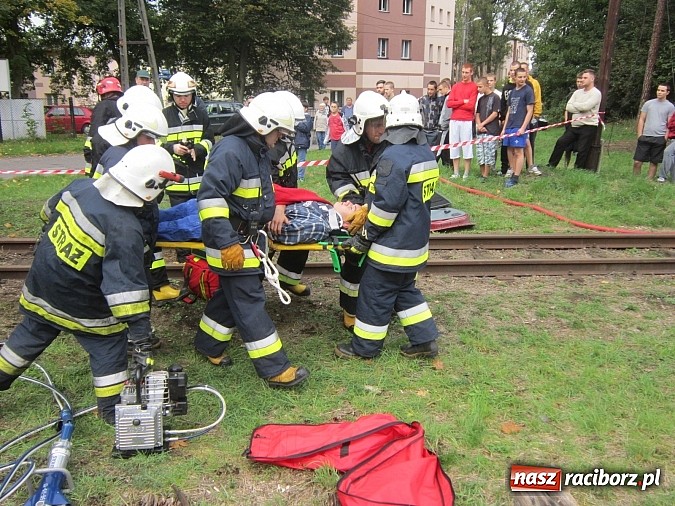 Zdjęcie w galerii na portalu naszraciborz.pl: Gminne ćwiczenia strażackie OSP w Rudach. Turyści mieli co oglądać wiadomości z regionu