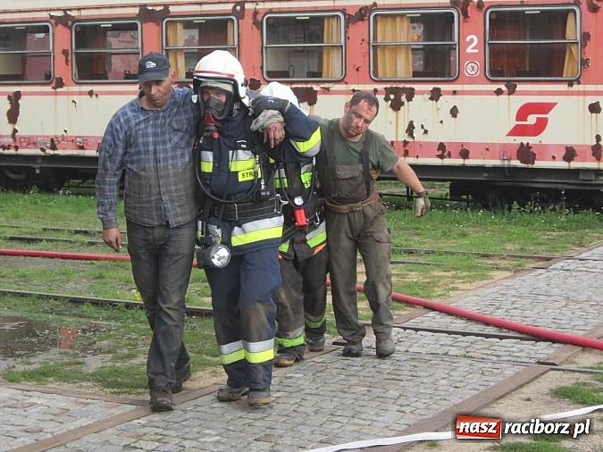 Zdjęcie w galerii na portalu naszraciborz.pl: Gminne ćwiczenia strażackie OSP w Rudach. Turyści mieli co oglądać wiadomości z regionu