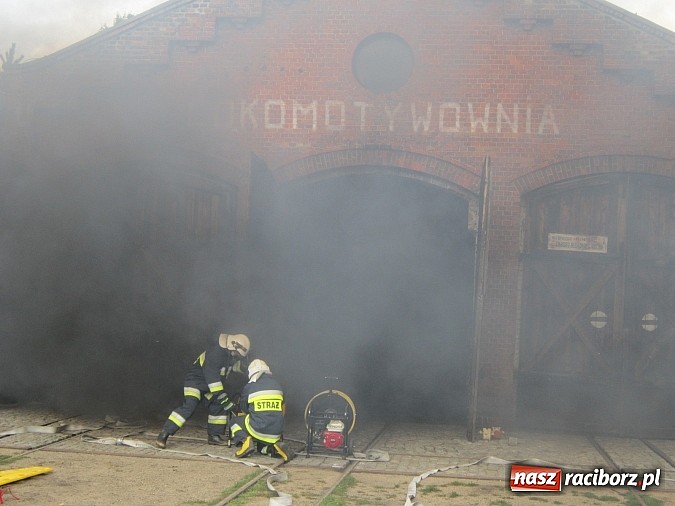 Zdjęcie w galerii na portalu naszraciborz.pl: Gminne ćwiczenia strażackie OSP w Rudach. Turyści mieli co oglądać wiadomości z regionu