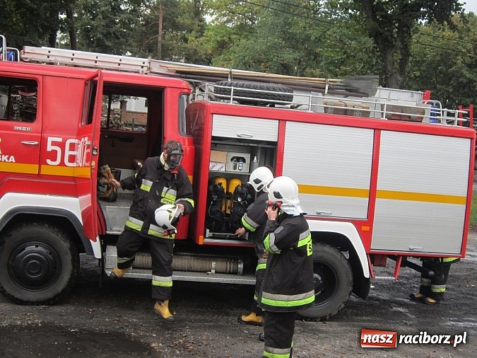 Zdjęcie w galerii na portalu naszraciborz.pl: Gminne ćwiczenia strażackie OSP w Rudach. Turyści mieli co oglądać wiadomości z regionu