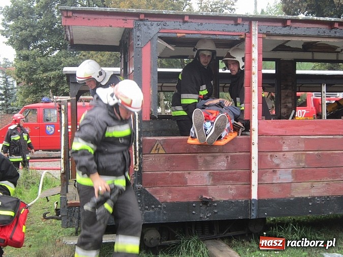 Zdjęcie w galerii na portalu naszraciborz.pl: Gminne ćwiczenia strażackie OSP w Rudach. Turyści mieli co oglądać wiadomości z regionu