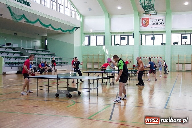 Zdjęcie w galerii na portalu naszraciborz.pl: W Arenie Rafako grali w tenisa stołowego wiadomości z regionu