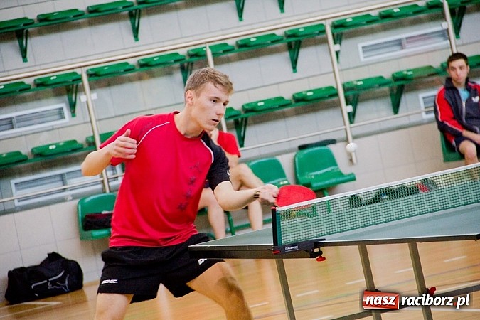 Zdjęcie w galerii na portalu naszraciborz.pl: W Arenie Rafako grali w tenisa stołowego wiadomości z regionu
