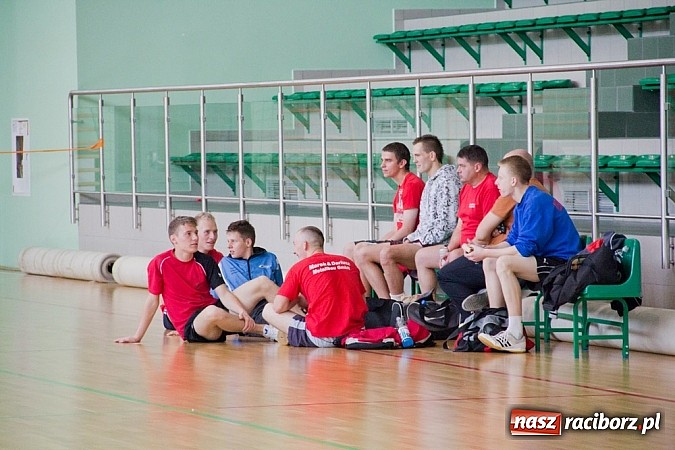 Zdjęcie w galerii na portalu naszraciborz.pl: W Arenie Rafako grali w tenisa stołowego wiadomości z regionu