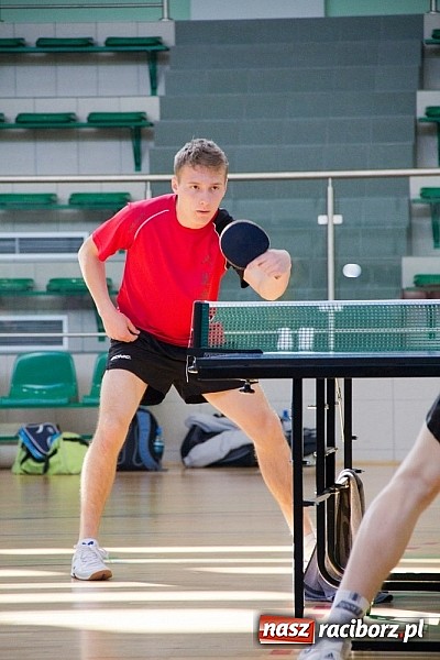 Zdjęcie w galerii na portalu naszraciborz.pl: W Arenie Rafako grali w tenisa stołowego wiadomości z regionu
