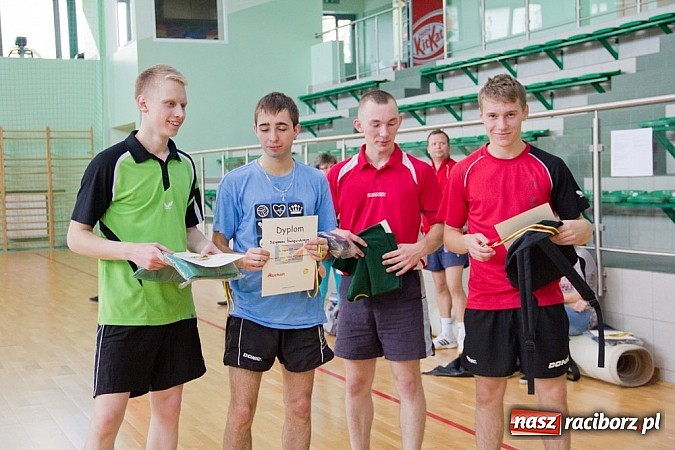 Zdjęcie w galerii na portalu naszraciborz.pl: W Arenie Rafako grali w tenisa stołowego wiadomości z regionu