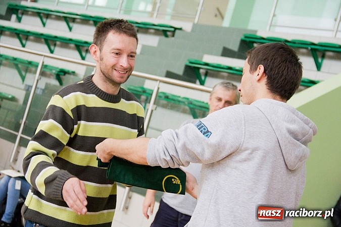 Zdjęcie w galerii na portalu naszraciborz.pl: W Arenie Rafako grali w tenisa stołowego wiadomości z regionu