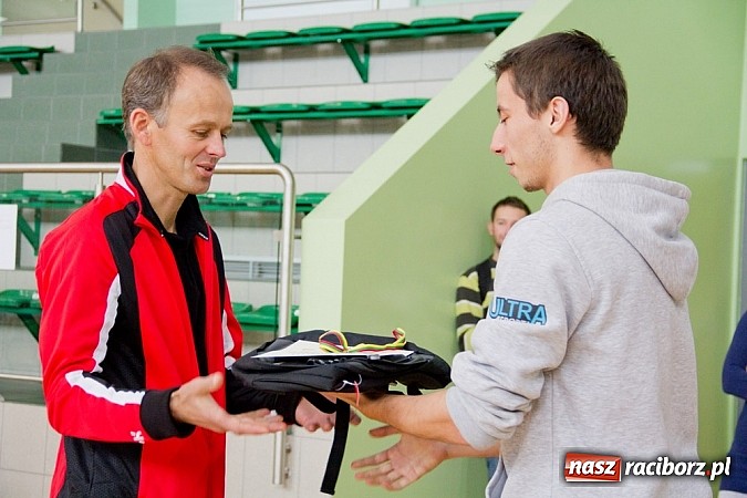 Zdjęcie w galerii na portalu naszraciborz.pl: W Arenie Rafako grali w tenisa stołowego wiadomości z regionu