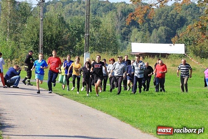 Zdjęcie w galerii na portalu naszraciborz.pl: Pobiegli po zdrowie. Gdzie? W Rzuchowie! wiadomości z regionu