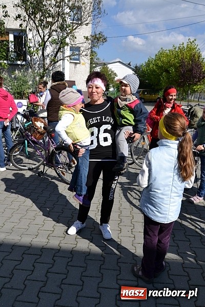 Zdjęcie w galerii na portalu naszraciborz.pl: Ponad dwustu cyklistów wzięło udział w rajdzie na pograniczu wiadomości z regionu