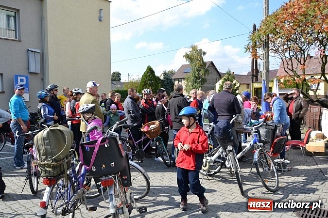 Zdjęcie w galerii na portalu naszraciborz.pl: Ponad dwustu cyklistów wzięło udział w rajdzie na pograniczu wiadomości z regionu