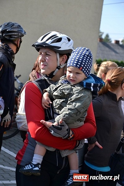 Zdjęcie w galerii na portalu naszraciborz.pl: Ponad dwustu cyklistów wzięło udział w rajdzie na pograniczu wiadomości z regionu