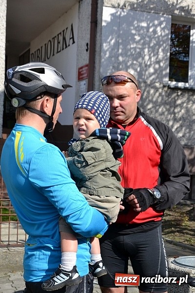 Zdjęcie w galerii na portalu naszraciborz.pl: Ponad dwustu cyklistów wzięło udział w rajdzie na pograniczu wiadomości z regionu