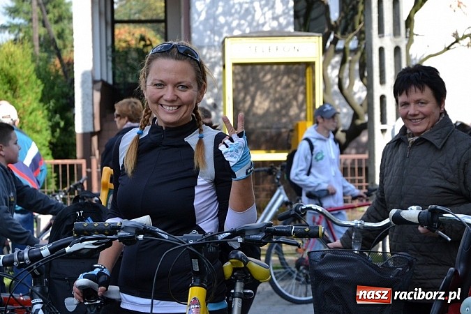 Zdjęcie w galerii na portalu naszraciborz.pl: Ponad dwustu cyklistów wzięło udział w rajdzie na pograniczu wiadomości z regionu