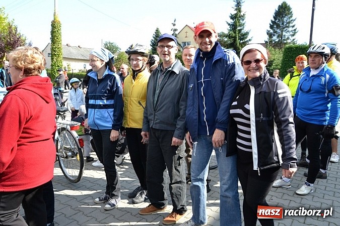 Zdjęcie w galerii na portalu naszraciborz.pl: Ponad dwustu cyklistów wzięło udział w rajdzie na pograniczu wiadomości z regionu