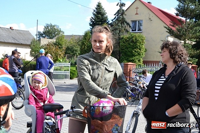 Zdjęcie w galerii na portalu naszraciborz.pl: Ponad dwustu cyklistów wzięło udział w rajdzie na pograniczu wiadomości z regionu