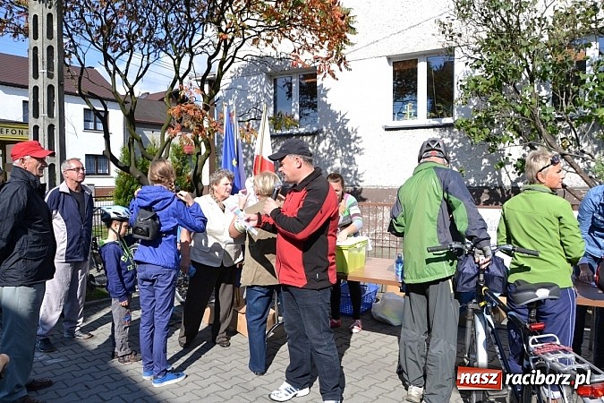 Zdjęcie w galerii na portalu naszraciborz.pl: Ponad dwustu cyklistów wzięło udział w rajdzie na pograniczu wiadomości z regionu