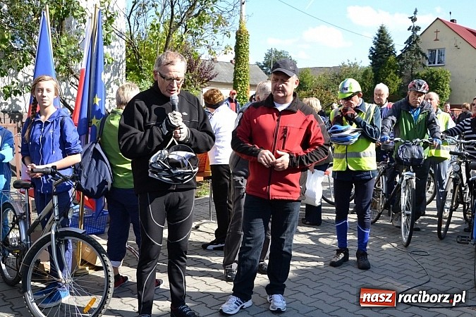 Zdjęcie w galerii na portalu naszraciborz.pl: Ponad dwustu cyklistów wzięło udział w rajdzie na pograniczu wiadomości z regionu