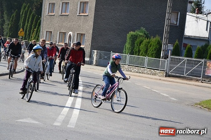 Zdjęcie w galerii na portalu naszraciborz.pl: Ponad dwustu cyklistów wzięło udział w rajdzie na pograniczu wiadomości z regionu