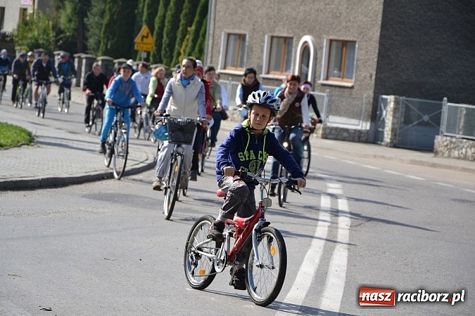 Zdjęcie w galerii na portalu naszraciborz.pl: Ponad dwustu cyklistów wzięło udział w rajdzie na pograniczu wiadomości z regionu
