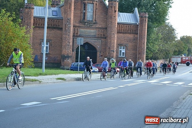 Zdjęcie w galerii na portalu naszraciborz.pl: Ponad dwustu cyklistów wzięło udział w rajdzie na pograniczu wiadomości z regionu