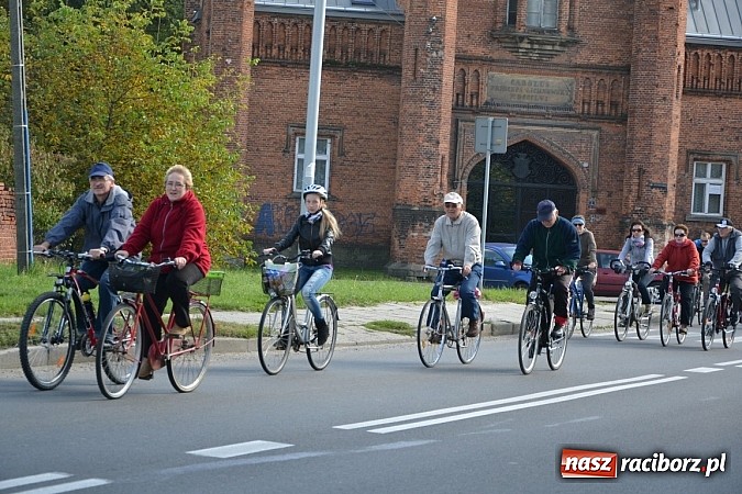 Zdjęcie w galerii na portalu naszraciborz.pl: Ponad dwustu cyklistów wzięło udział w rajdzie na pograniczu wiadomości z regionu