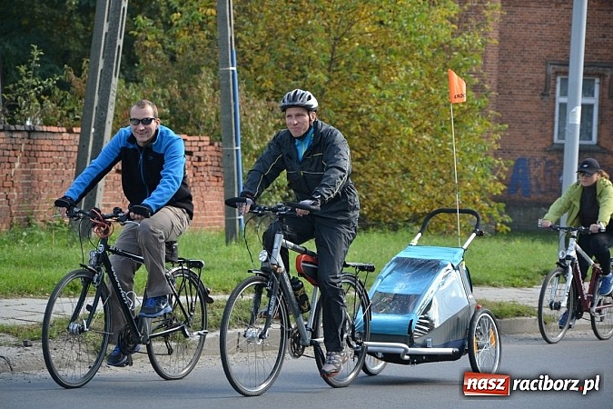 Zdjęcie w galerii na portalu naszraciborz.pl: Ponad dwustu cyklistów wzięło udział w rajdzie na pograniczu wiadomości z regionu