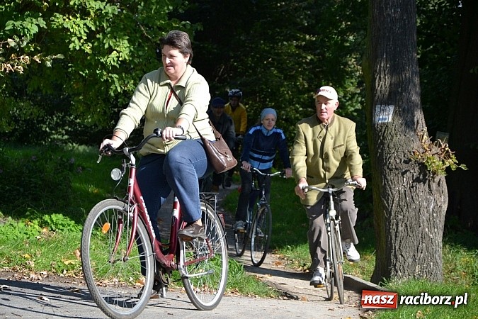 Zdjęcie w galerii na portalu naszraciborz.pl: Ponad dwustu cyklistów wzięło udział w rajdzie na pograniczu wiadomości z regionu