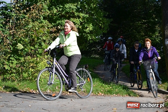Zdjęcie w galerii na portalu naszraciborz.pl: Ponad dwustu cyklistów wzięło udział w rajdzie na pograniczu wiadomości z regionu