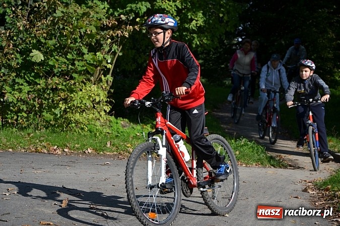 Zdjęcie w galerii na portalu naszraciborz.pl: Ponad dwustu cyklistów wzięło udział w rajdzie na pograniczu wiadomości z regionu