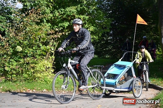 Zdjęcie w galerii na portalu naszraciborz.pl: Ponad dwustu cyklistów wzięło udział w rajdzie na pograniczu wiadomości z regionu