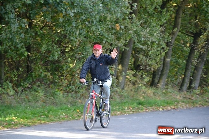 Zdjęcie w galerii na portalu naszraciborz.pl: Ponad dwustu cyklistów wzięło udział w rajdzie na pograniczu wiadomości z regionu