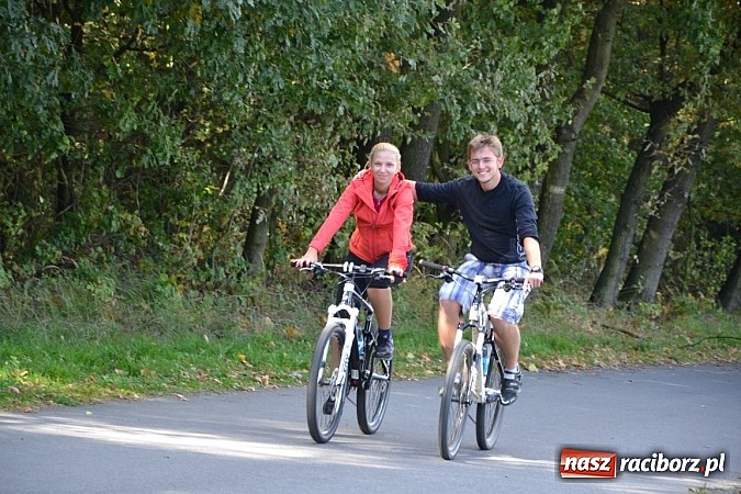 Zdjęcie w galerii na portalu naszraciborz.pl: Ponad dwustu cyklistów wzięło udział w rajdzie na pograniczu wiadomości z regionu
