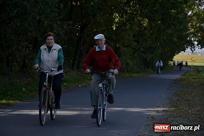 Zdjęcie w galerii na portalu naszraciborz.pl: Ponad dwustu cyklistów wzięło udział w rajdzie na pograniczu wiadomości z regionu