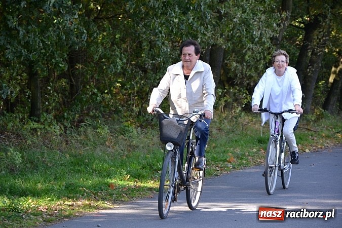 Zdjęcie w galerii na portalu naszraciborz.pl: Ponad dwustu cyklistów wzięło udział w rajdzie na pograniczu wiadomości z regionu