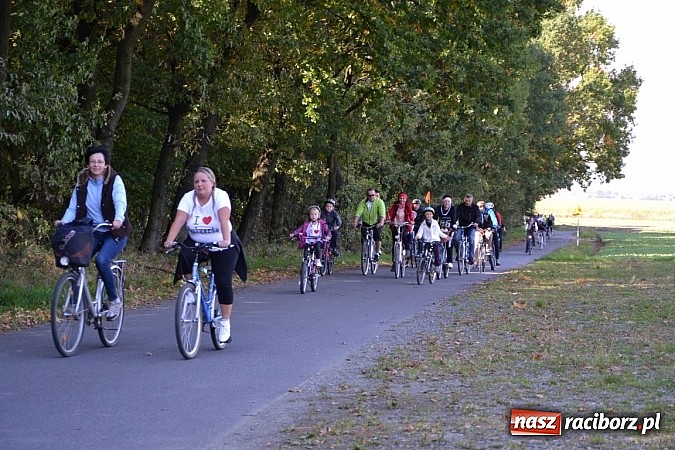 Zdjęcie w galerii na portalu naszraciborz.pl: Ponad dwustu cyklistów wzięło udział w rajdzie na pograniczu wiadomości z regionu