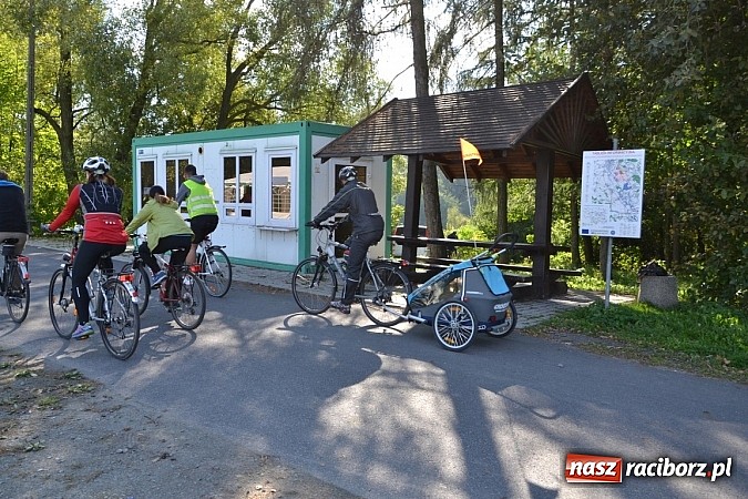 Zdjęcie w galerii na portalu naszraciborz.pl: Ponad dwustu cyklistów wzięło udział w rajdzie na pograniczu wiadomości z regionu