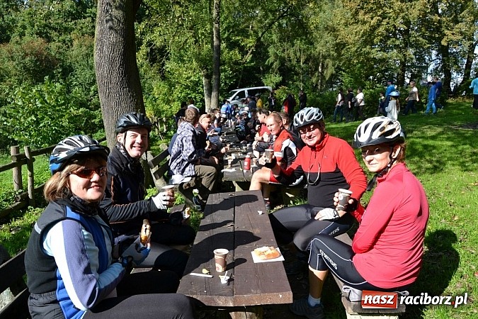 Zdjęcie w galerii na portalu naszraciborz.pl: Ponad dwustu cyklistów wzięło udział w rajdzie na pograniczu wiadomości z regionu