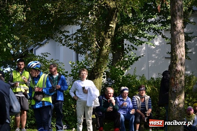 Zdjęcie w galerii na portalu naszraciborz.pl: Ponad dwustu cyklistów wzięło udział w rajdzie na pograniczu wiadomości z regionu