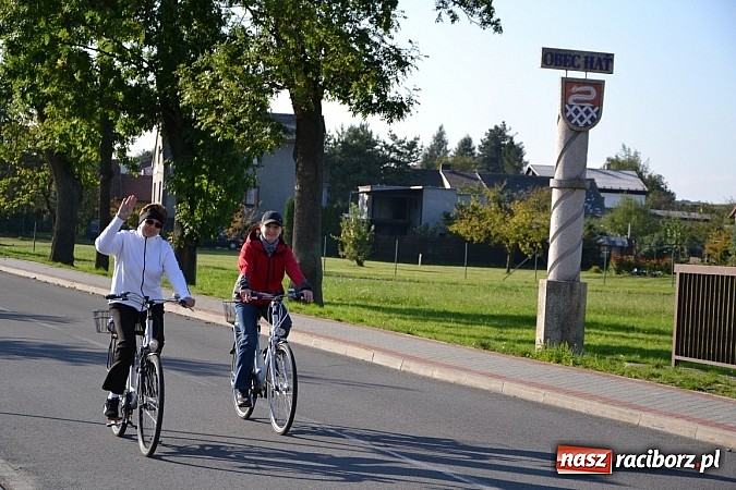 Zdjęcie w galerii na portalu naszraciborz.pl: Ponad dwustu cyklistów wzięło udział w rajdzie na pograniczu wiadomości z regionu