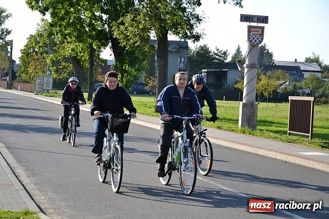 Zdjęcie w galerii na portalu naszraciborz.pl: Ponad dwustu cyklistów wzięło udział w rajdzie na pograniczu wiadomości z regionu